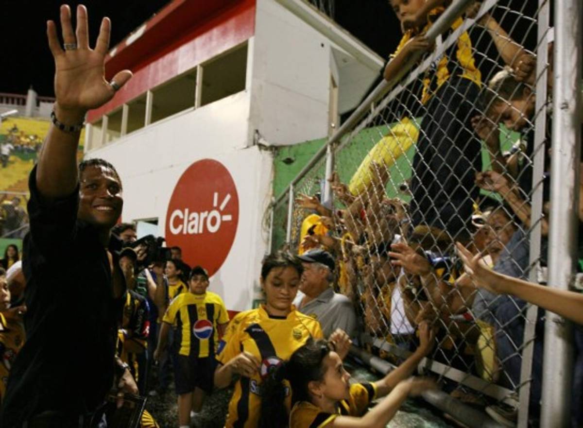 El mejor álbum de imágenes sobre Carlos Pavón