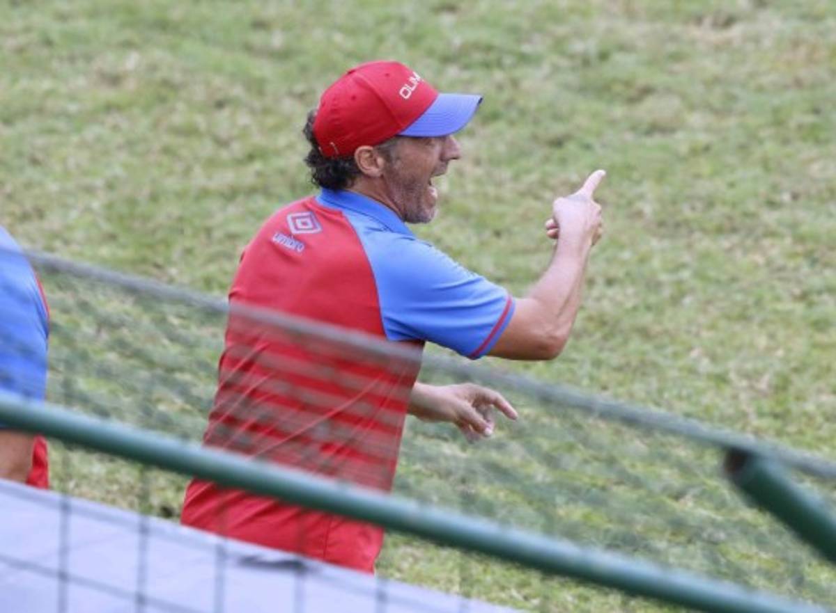 Equilibrio y fuerte en delantera: La posible alineación con la que Pedro Troglio y Olimpia buscarán herir al América