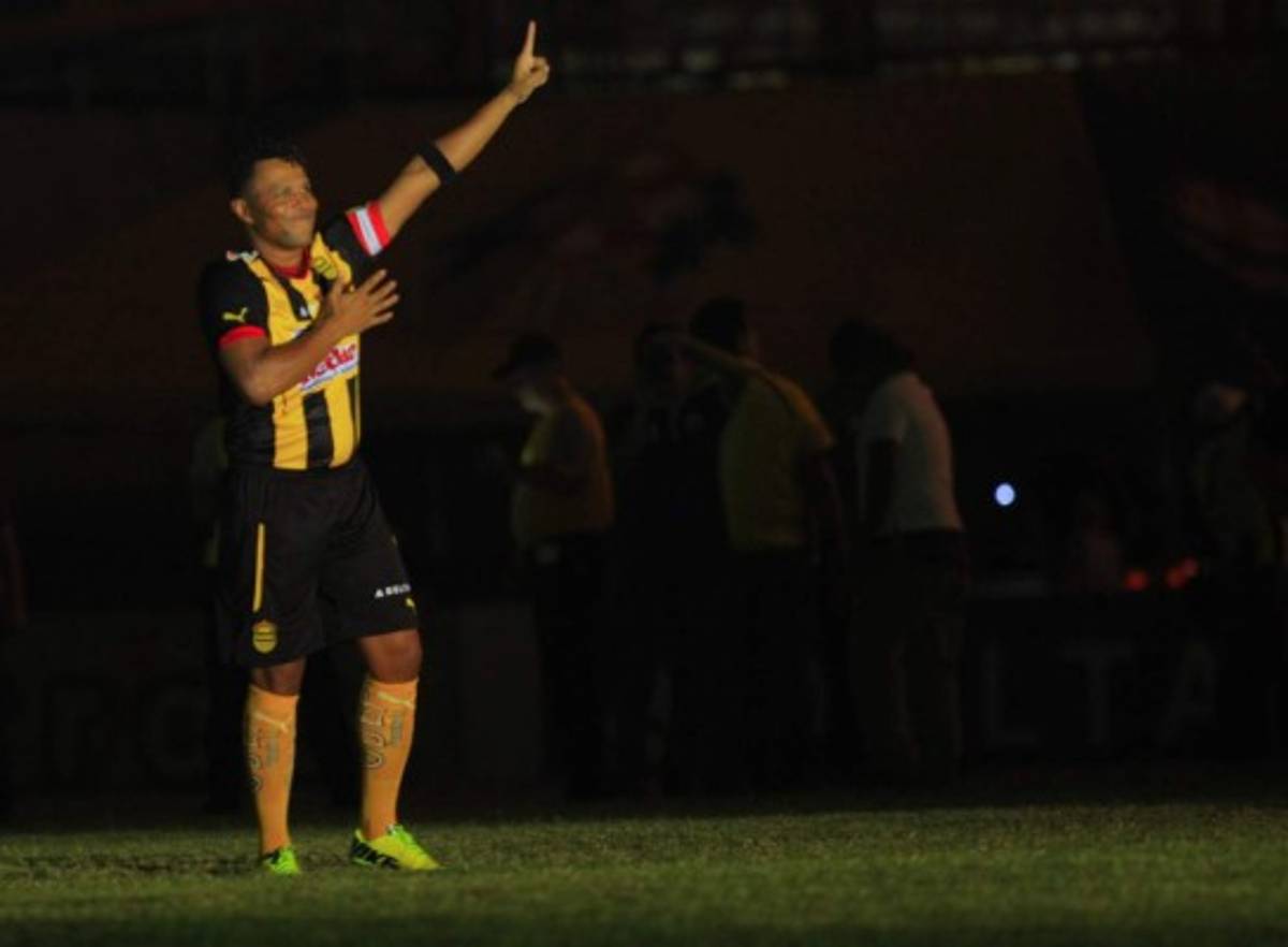 El ÀLBUM: La vida deportiva de Carlos Pavón