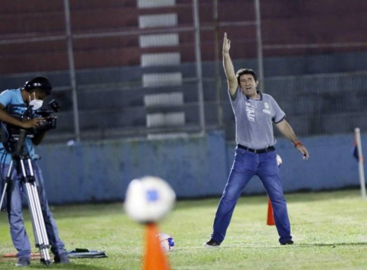 Peleas, expulsiones, festejos y muchas polémicas: Las fotos de Héctor Vargas por Marathón