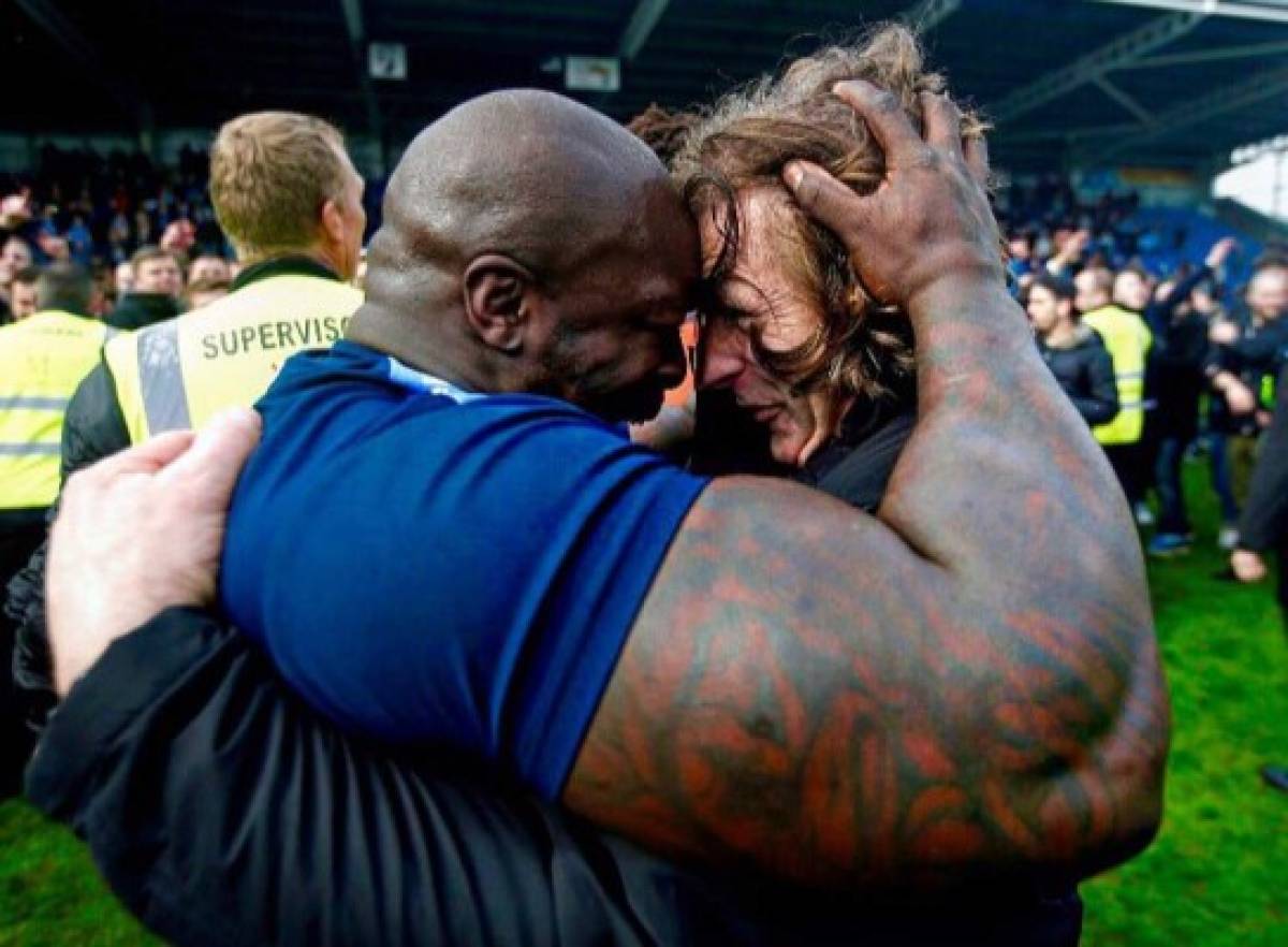 Akinfenwa, el futbolista más fuerte del mundo, quiere pelear en la WWE: ''Solo puede haber una bestia''