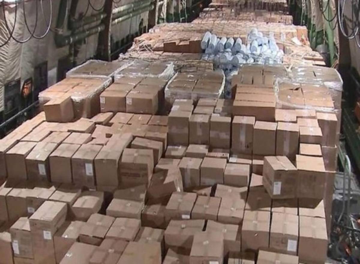 Rusia envía un avión con suministros para combatir el coronavirus en Estados Unidos