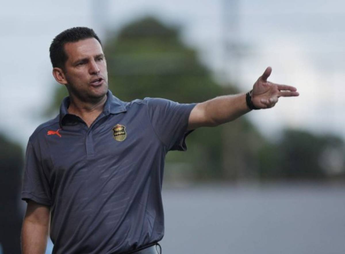 ¿Qué hacen los entrenadores extranjeros que han dirigido en Honduras?