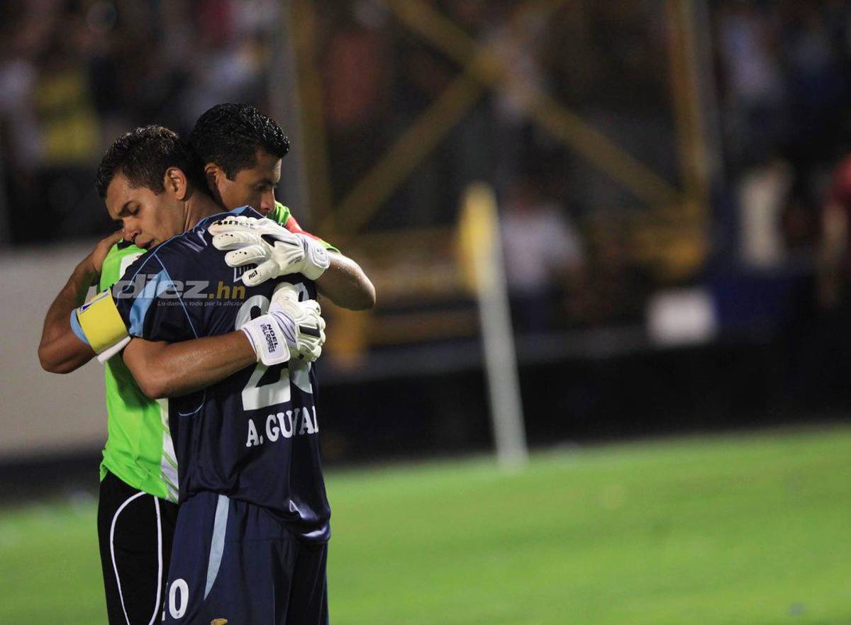 Fotos inéditas del clásico Motagua-Olimpia: Agarrones de pelo, Noel penaleando y camisas rotas