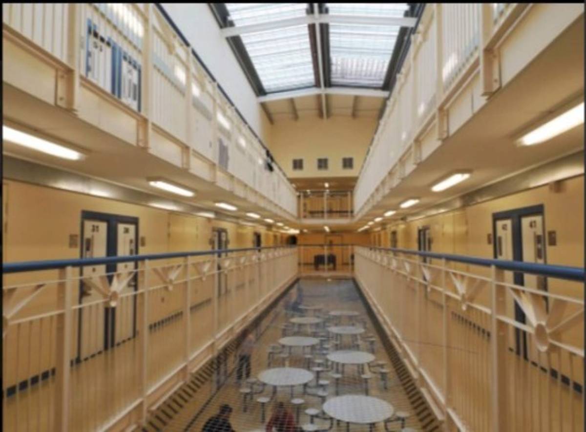 El infierno que vive un jugador del Manchester City en la cárcel: Pandillas, armas y ataques