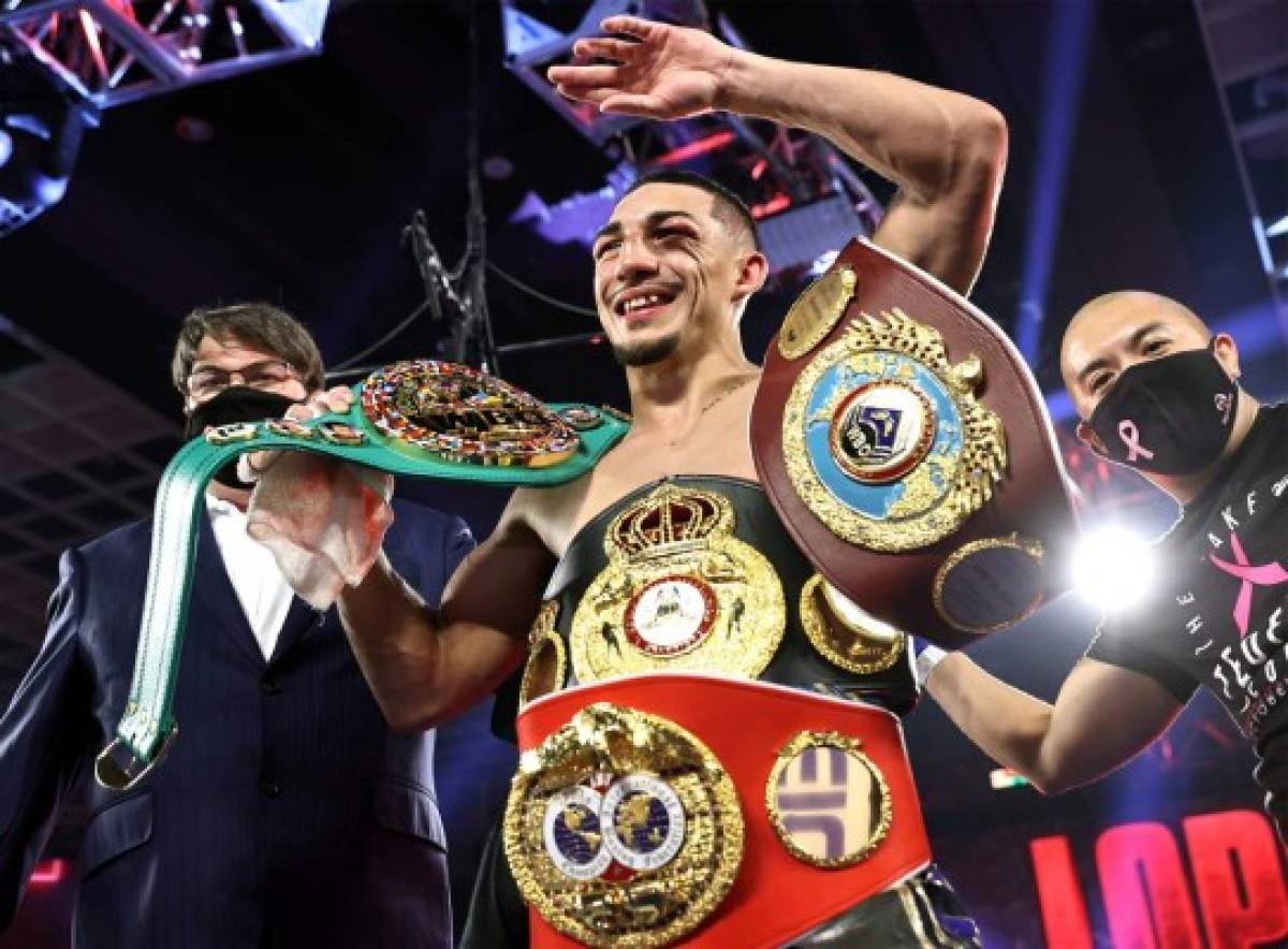 FOTOS: Teófimo López hace historia y así fueron sus mejores golpes para derrotar a Lomachenko