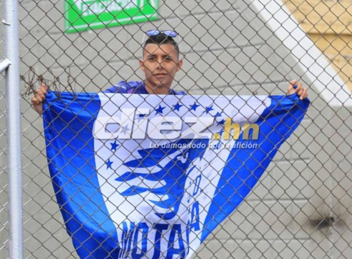 ¡Ambientazo! La gran fiesta en el estadio Nacional por ver a Ronaldinho