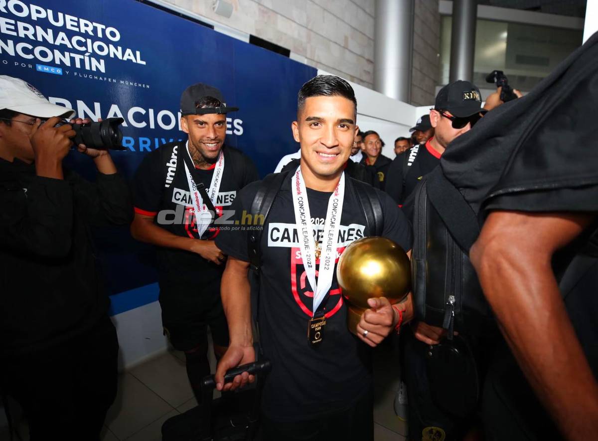 La llegada triunfal del campeón Olimpia a Honduras: La locura del ‘Patón’, el recibimiento a Bengtson y ¿quién bajó la copa?