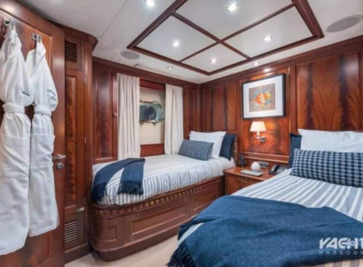 Así quedó el lujoso yate de Marc Anthony valorado en 7 millones de dólares que fue destrozado por un voraz incendio