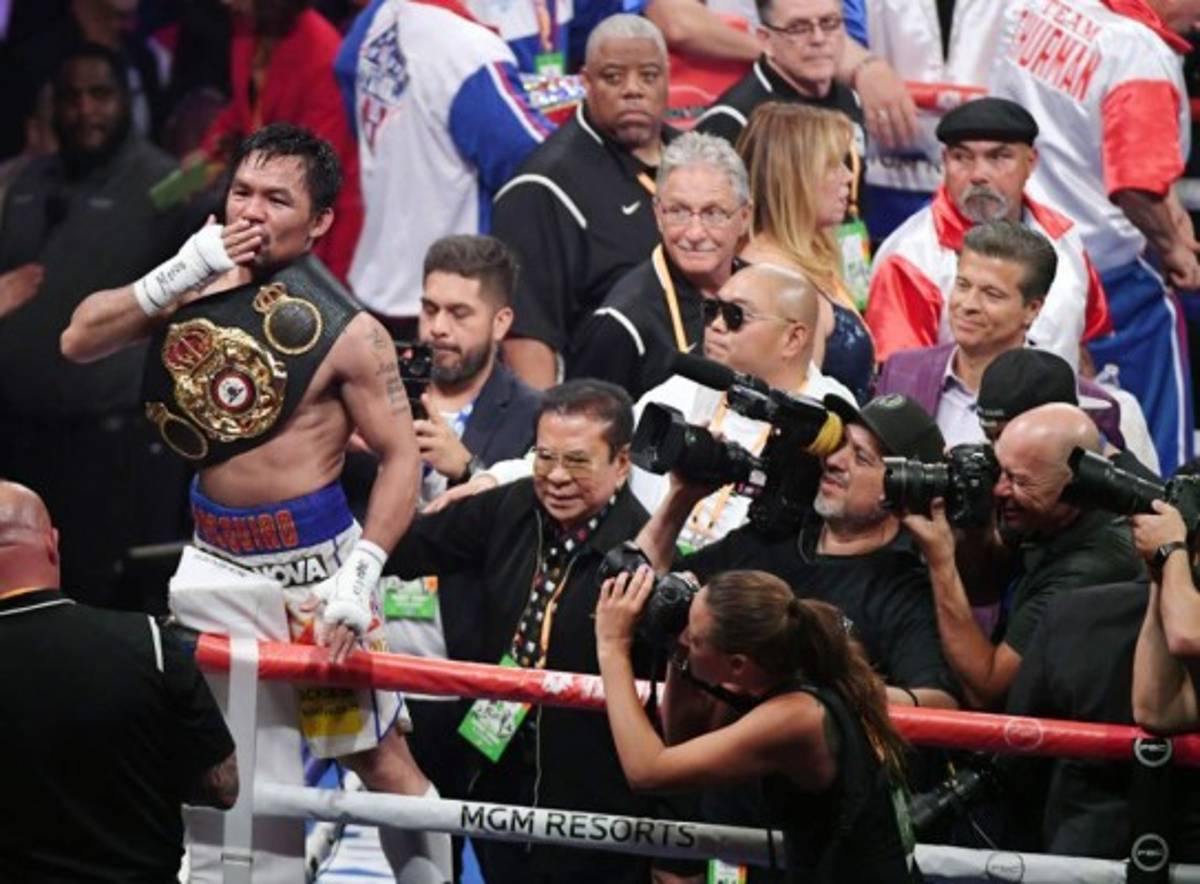 El festejo de Manny Pacquiao tras derrotar a Keith Thurman y el invitado de lujo