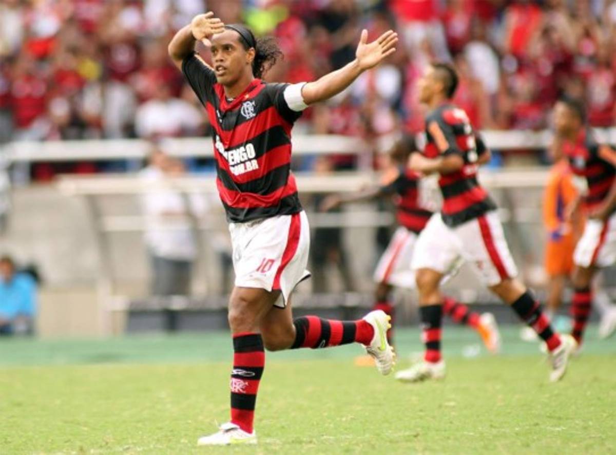 La trayectoria de Ronaldinho en imágenes