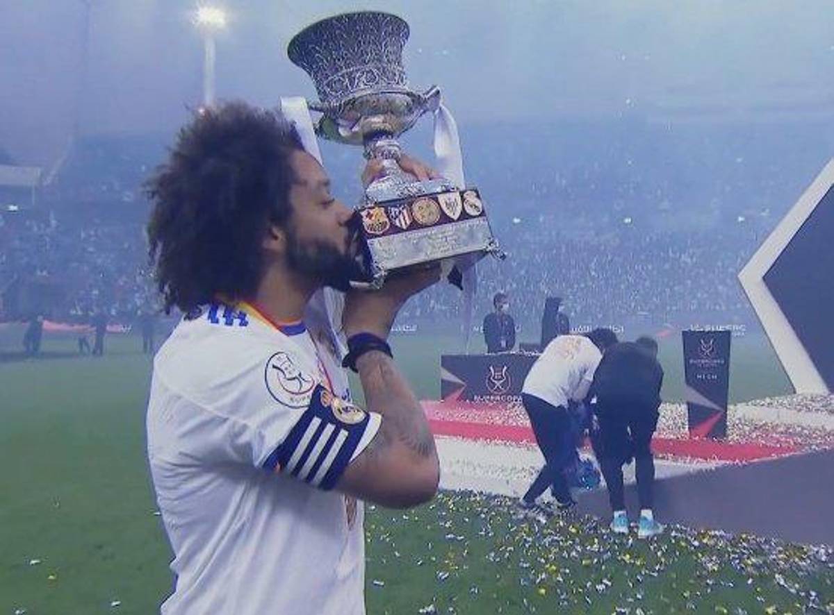 El ‘jeque’ Florentino Pérez, los polémicos penales y la celebración del Real Madrid tras conseguir la Supercopa de España