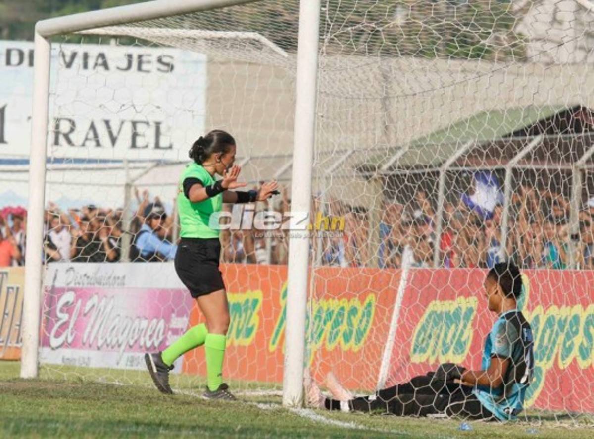 No viste en TV: Apasionado beso, sufrimiento de Elías Nazar y barra del Real España