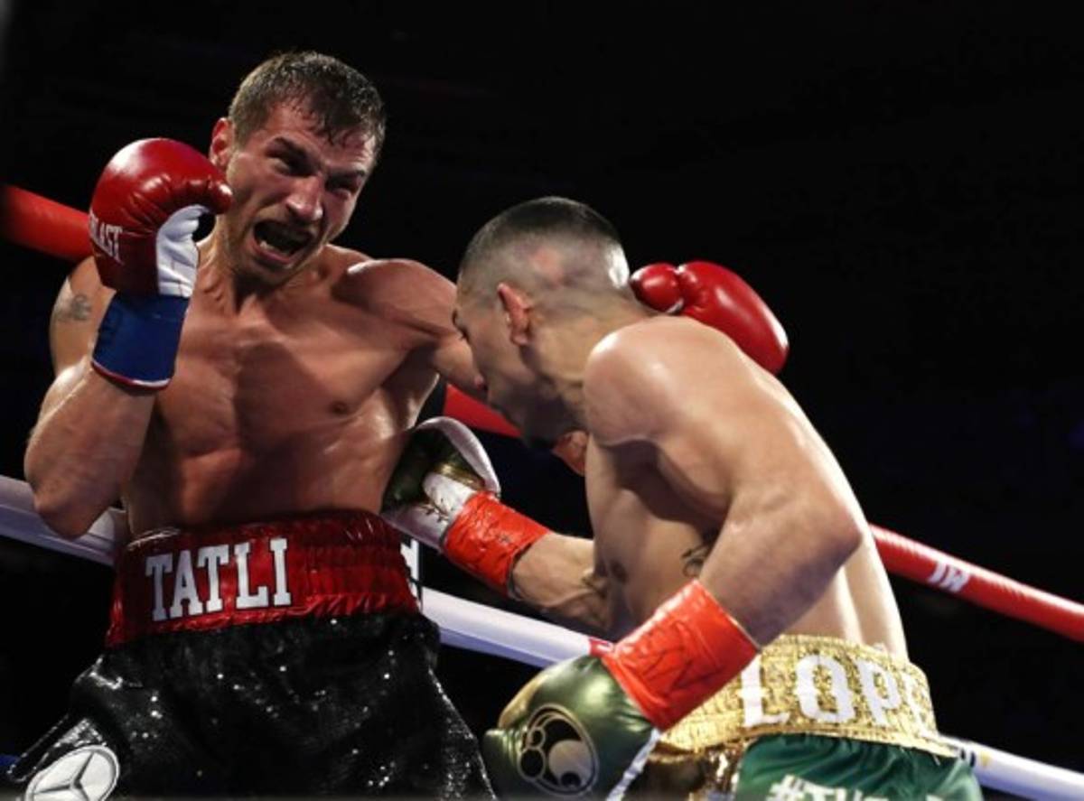 ¡Lluvia de puños! Las imágenes que dejó el nocaut de Teófimo López a Edis Tatli