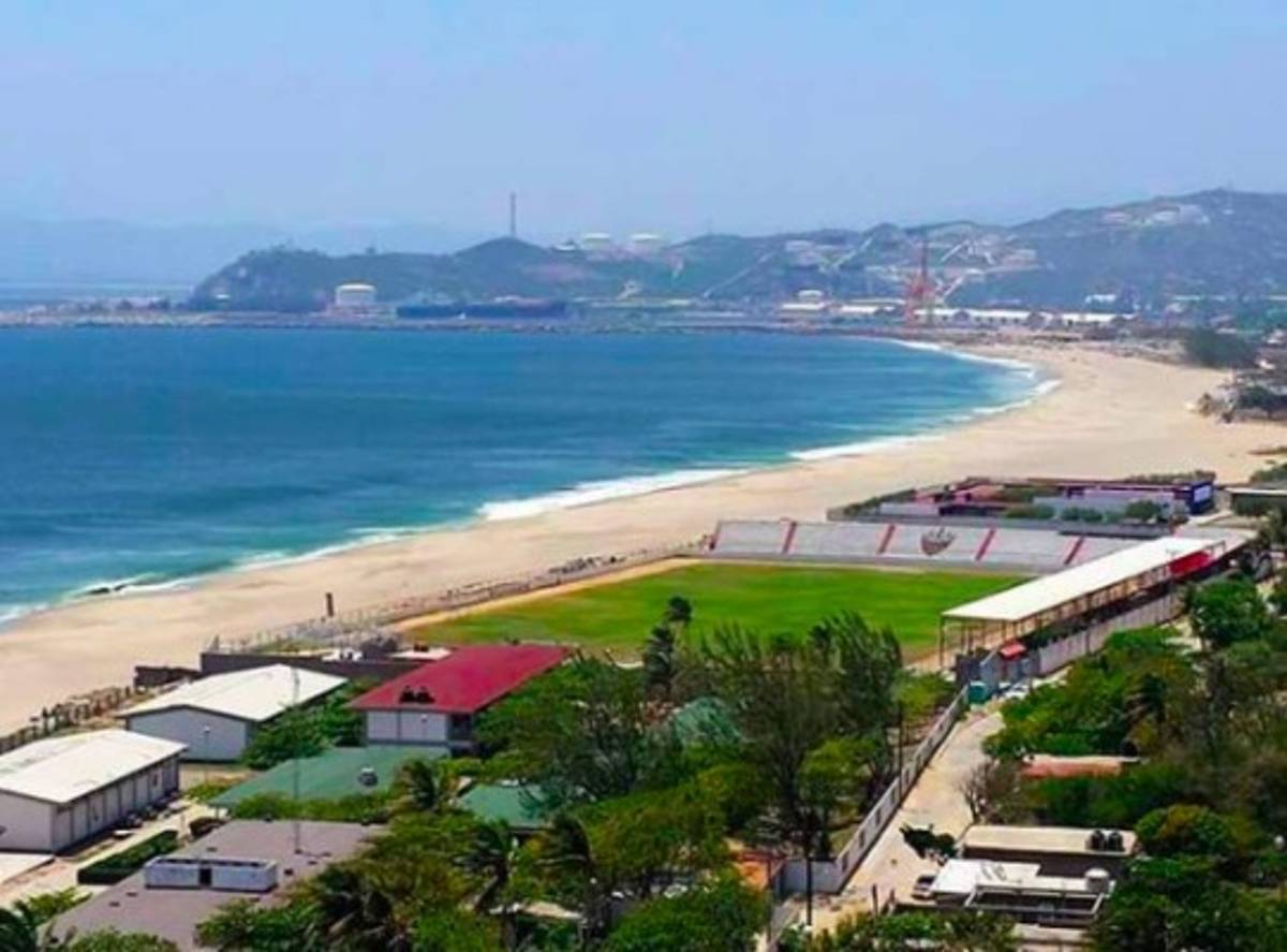 México tiene uno de los estadios más extraños del mundo: está a la orilla del mar y enamora a la afición