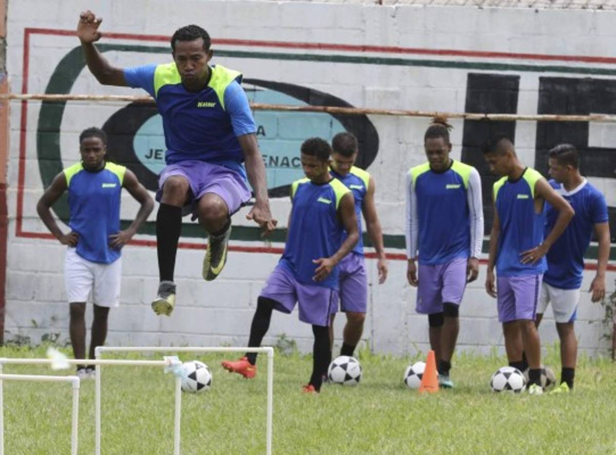 RUMORES/FICHAJES: Luis Lobo no iría a Platense y Tela FC saca la chequera