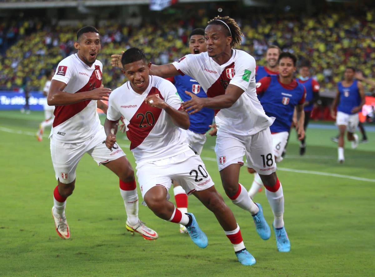 Perú derrota a Colombia de visitante y se mete de lleno en pelea por cupo al Mundial de Qatar 2022