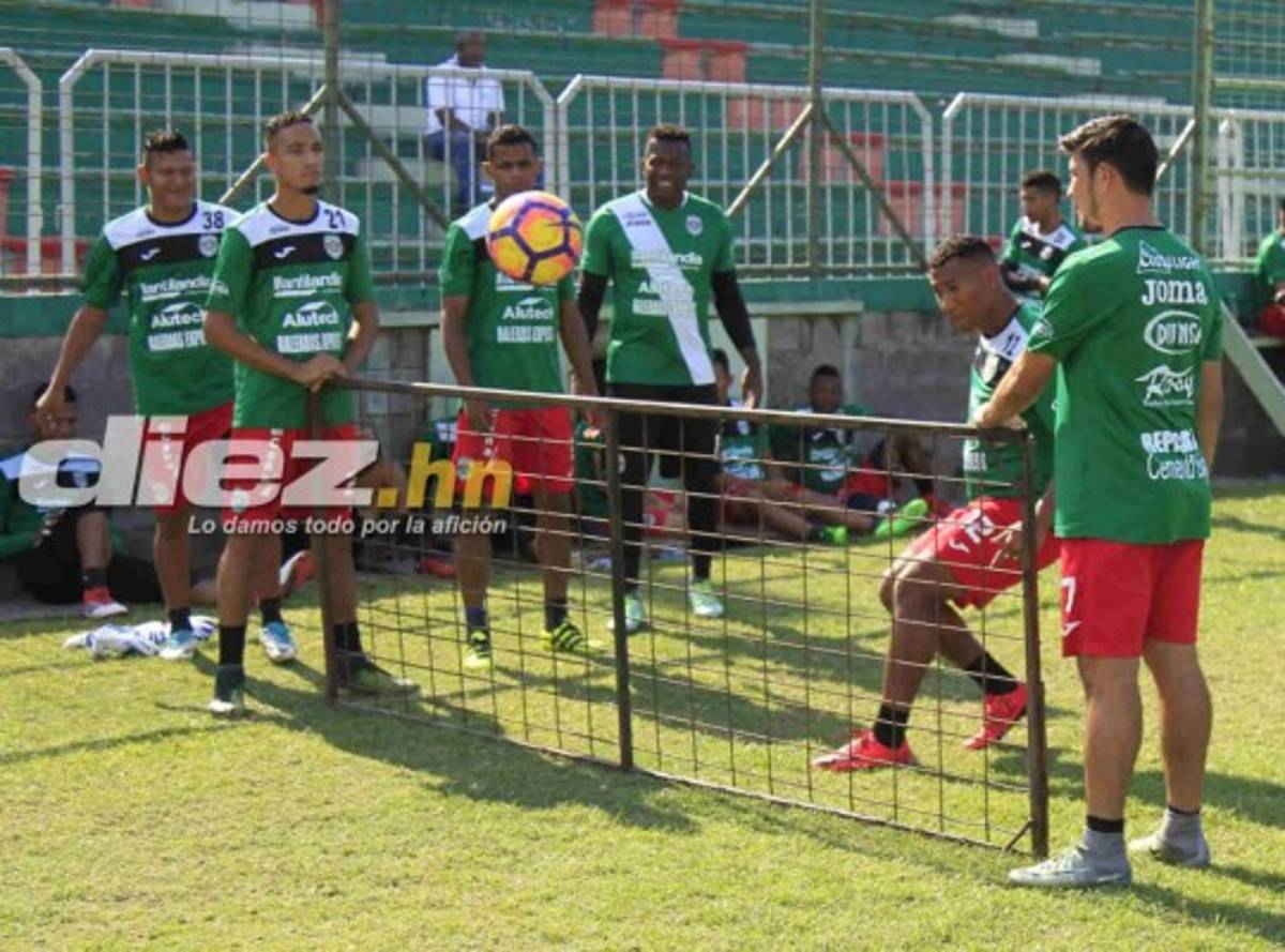 Bromas, en moto y pasillo en el entreno del Marathón previo a la Gran Final