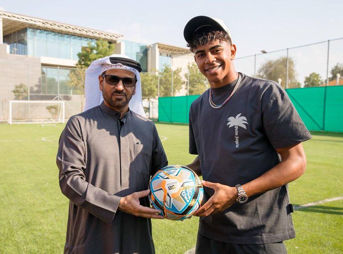 Las exóticas vacaciones de una estrella del Barcelona para despedir el 2024: osos, tigres y hasta serpientes