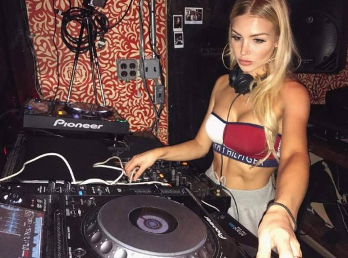 ¡INFARTANTE! La espectacular DJ que tiene entretenido al Barcelona en Estados Unidos