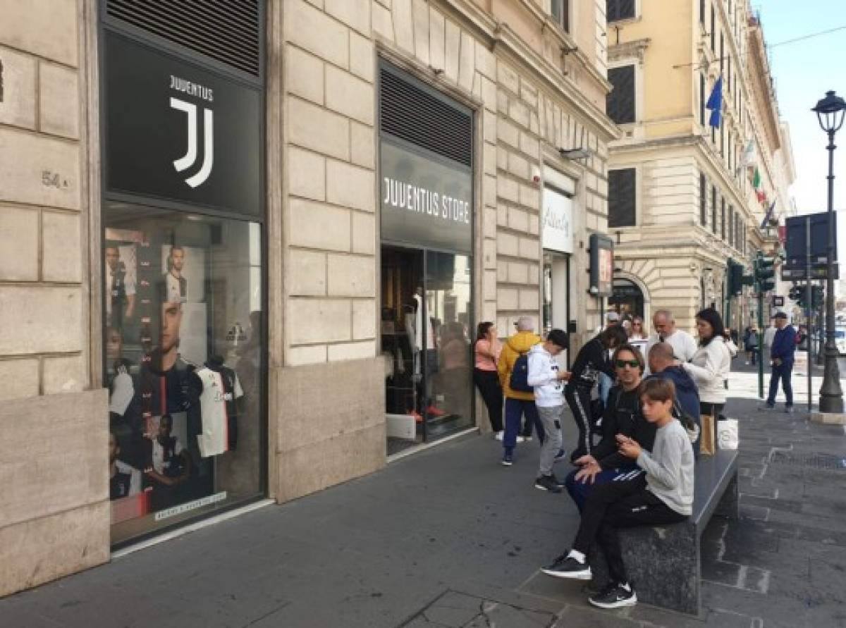 Revolucionaria: Juventus presenta su nueva y polémica camiseta... ¡Sin rayas!