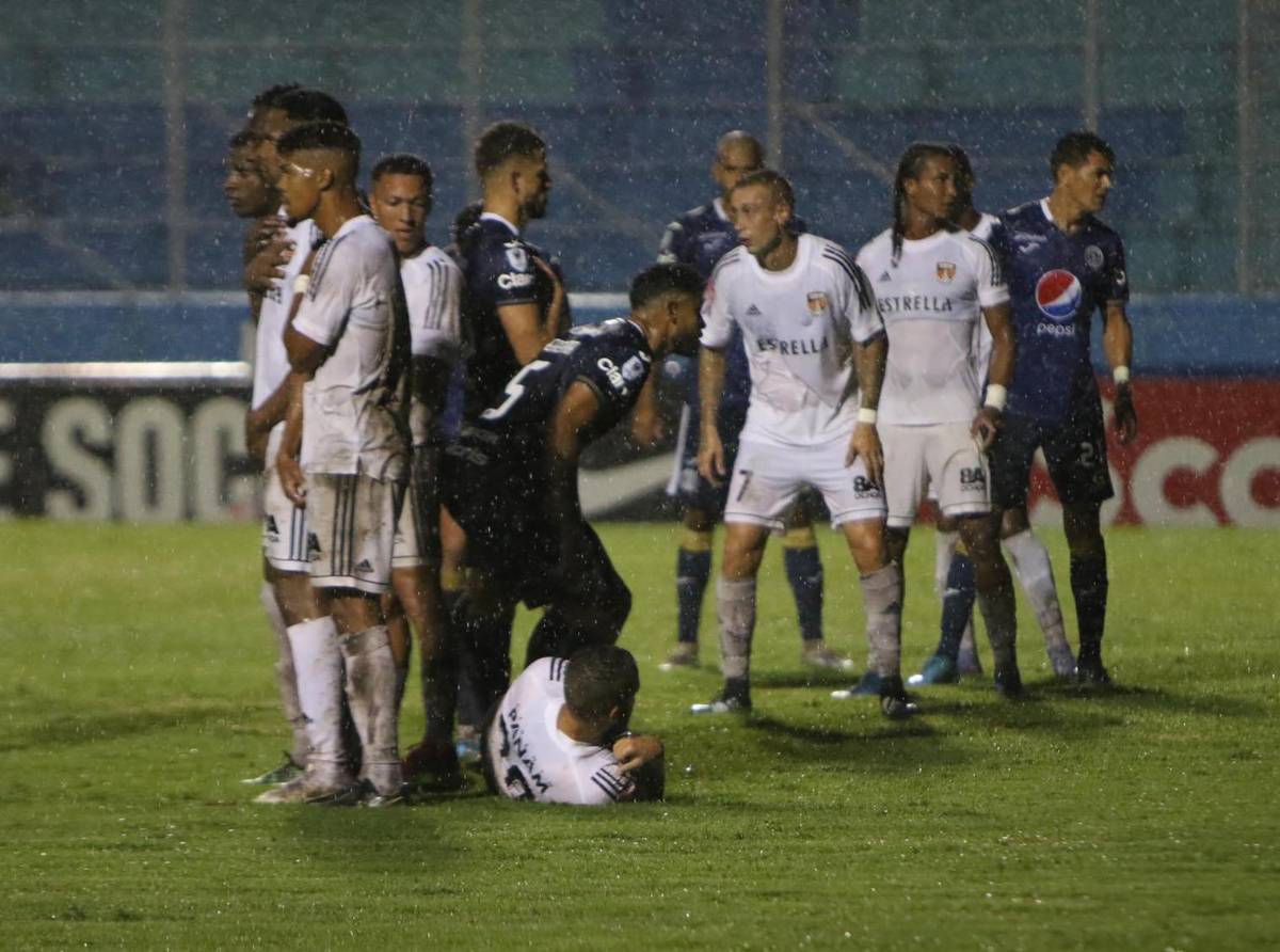 Cibao FC y su público trajeron salsa, bachata y merengue, pero en la cancha Motagua bailó sus goles al ritmo punta