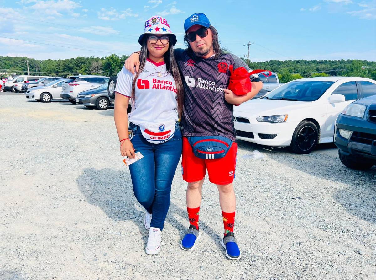 Belleza hondureña invade el Memorial Stadium de Durham para presenciar el amistoso Olimpia vs Comunicaciones