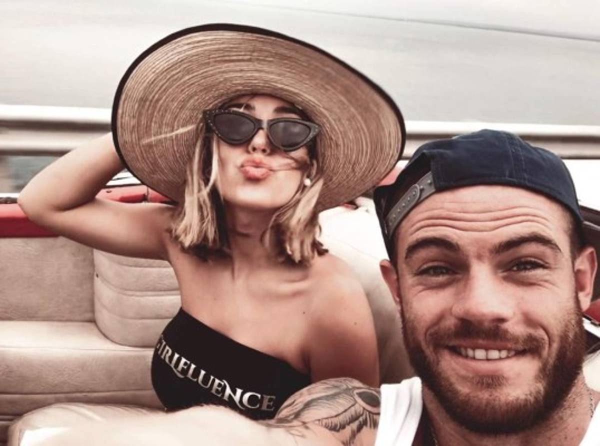 ''Estaba en el baile con unas nenas'': Famoso jugador uruguayo le miente a su novia y esta se destapa en redes