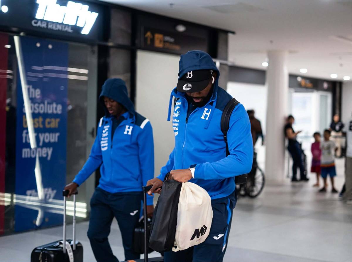 Con rostros felices: así llegaron los futbolistas de Honduras luego del amistoso; José Molina se quedó en España