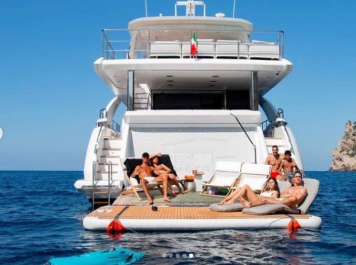 Georgina Rodríguez deslumbra en sus vacaciones con Cristiano Ronaldo en un yate de lujo