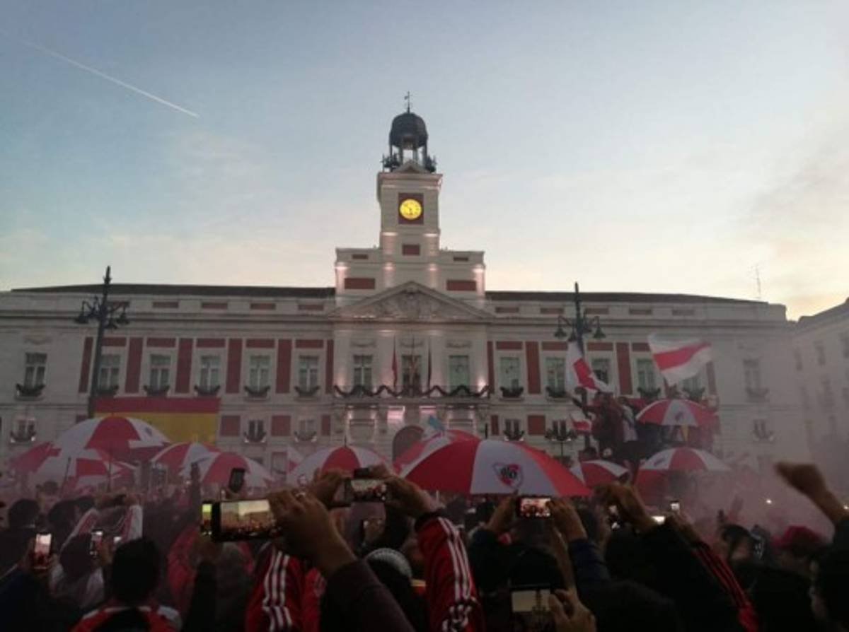 ¡Ambientazo! River invade Madrid a un día de la final de Copa Libertadores