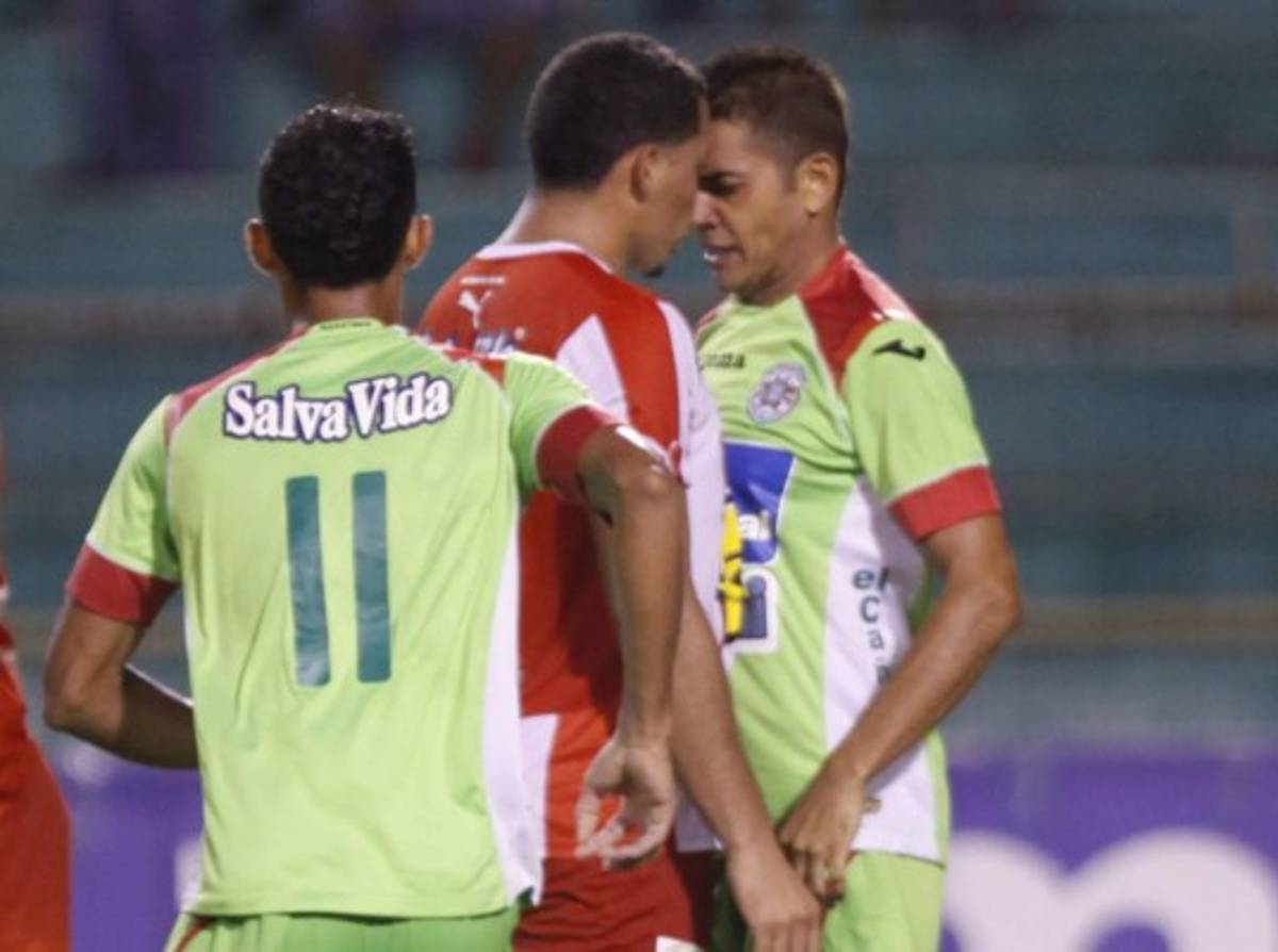 Los 11 futbolistas con más expulsiones en la historia de la Liga Nacional