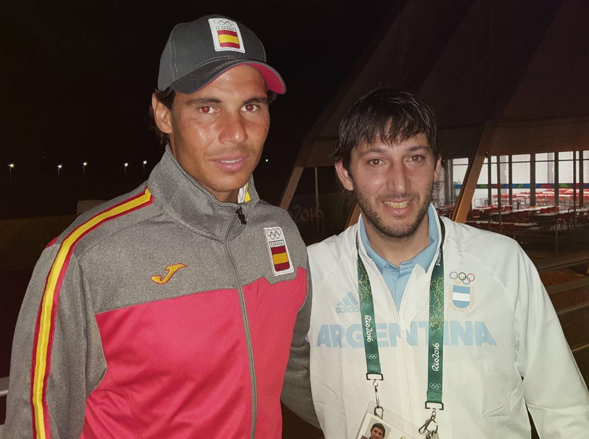 Mundialista, medallista olímpico, músico y las facetas del AT de Marathón