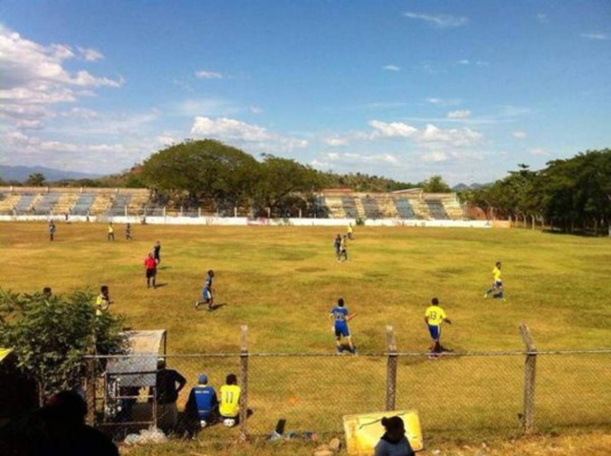 ESPECIAL: Las peores canchas donde jamás jugarías al fútbol
