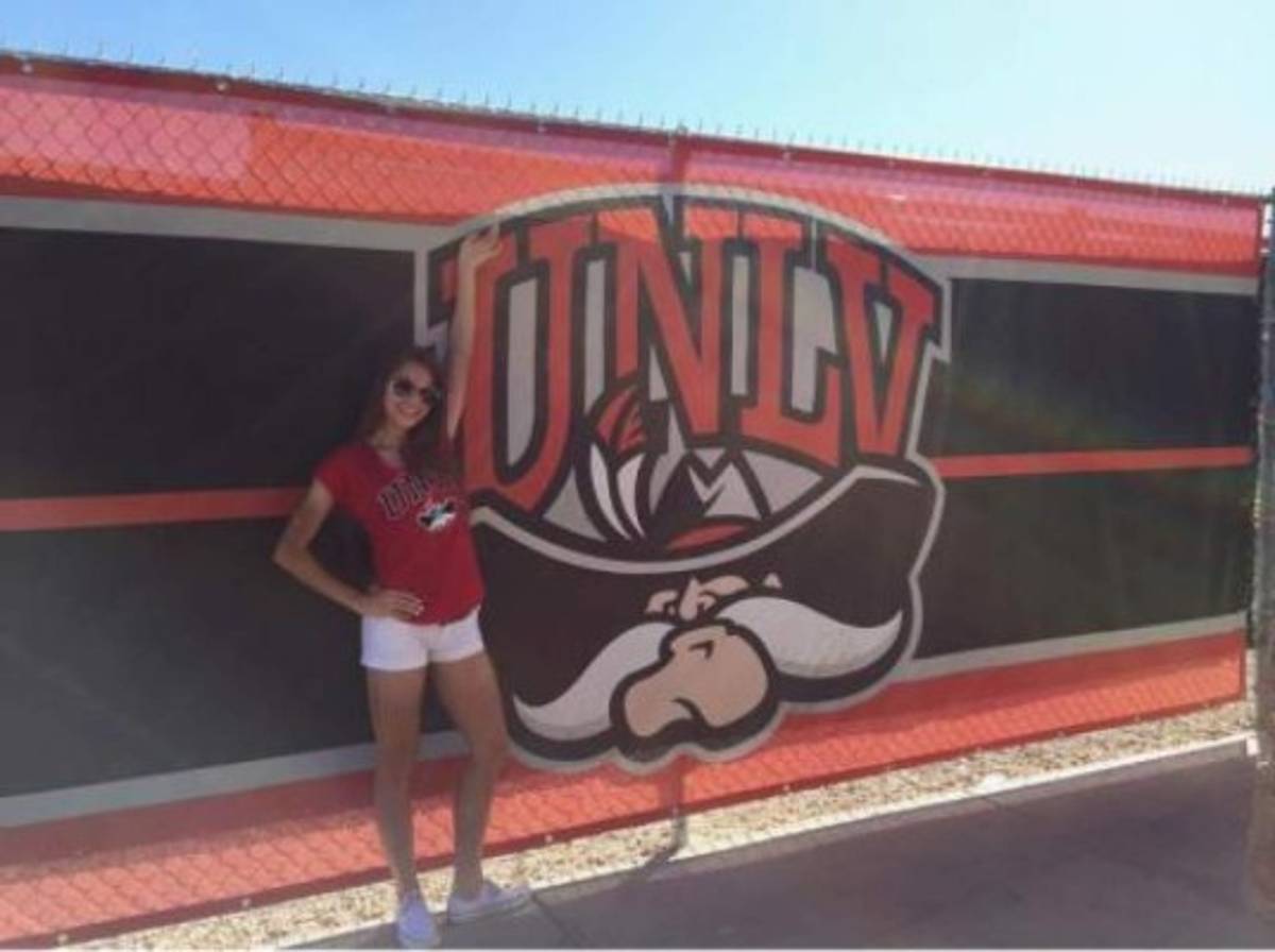 Paige Almendariz, la futbolista estadounidense que cautiva Instagram con su belleza