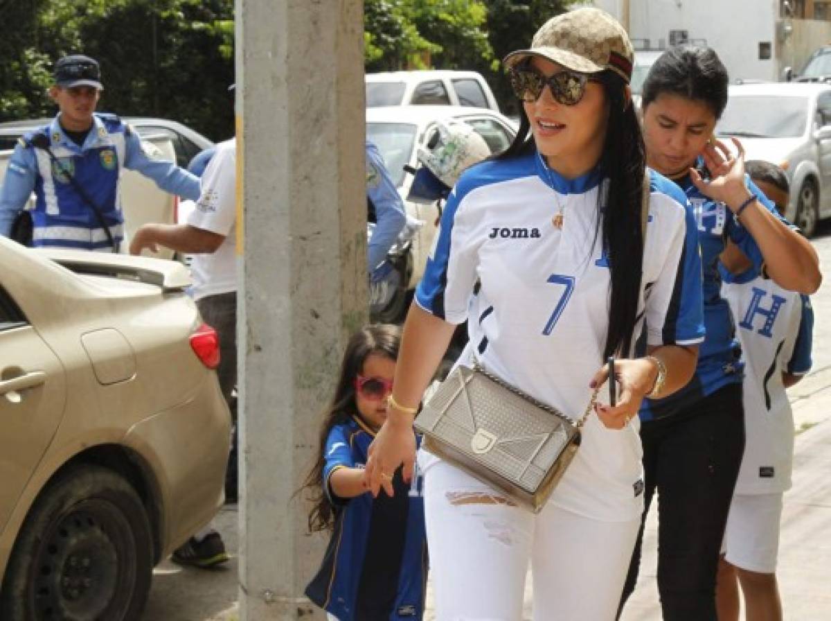 ¡Bellas hondureñas! Las famosas chicas que apoyan a la Selección Nacional