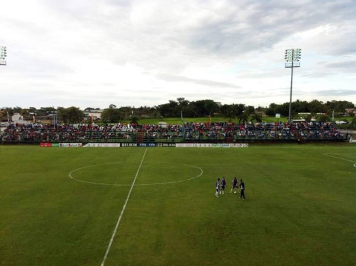 Este es el FBB Stadium de Belmopán donde Honduras jugará con Belice
