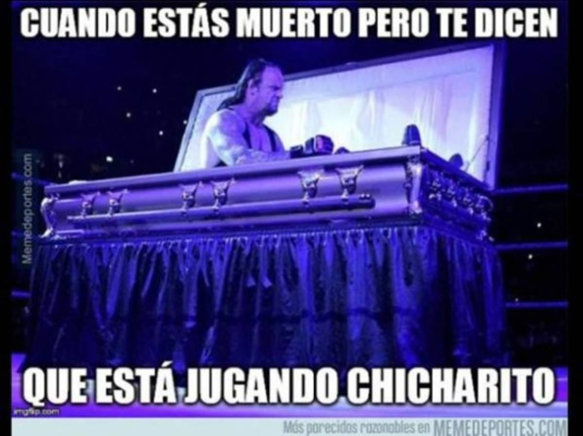 Los memes que dejaron las fallas del Chicharito ante el Barcelona