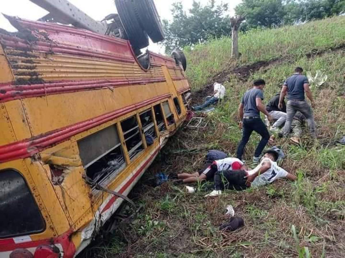 Impactante Momento: equipo de fútbol sobrevive de milagro a accidente de autobús en Nicaragua