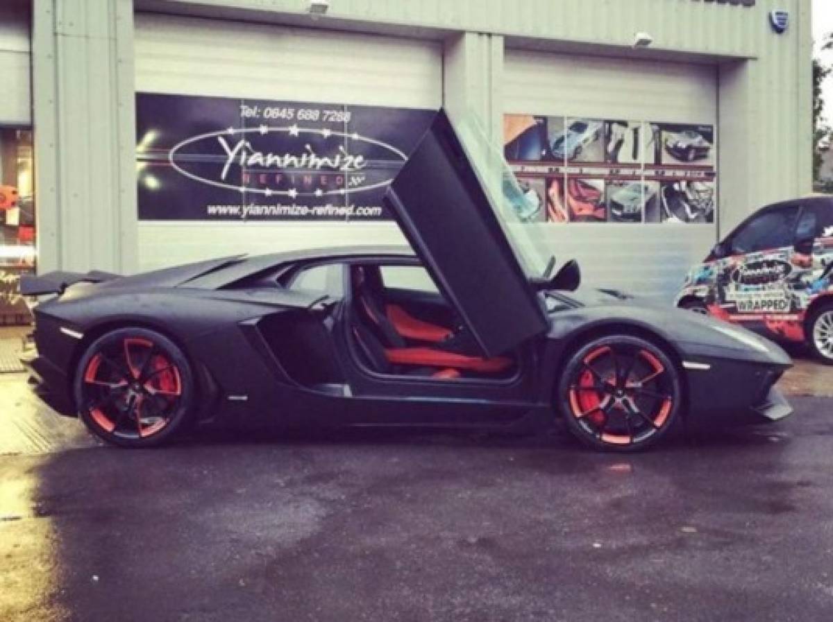 El espectacular Lamborghini que el Kun Agüero tiene abandonado: 'Está con telarañas”