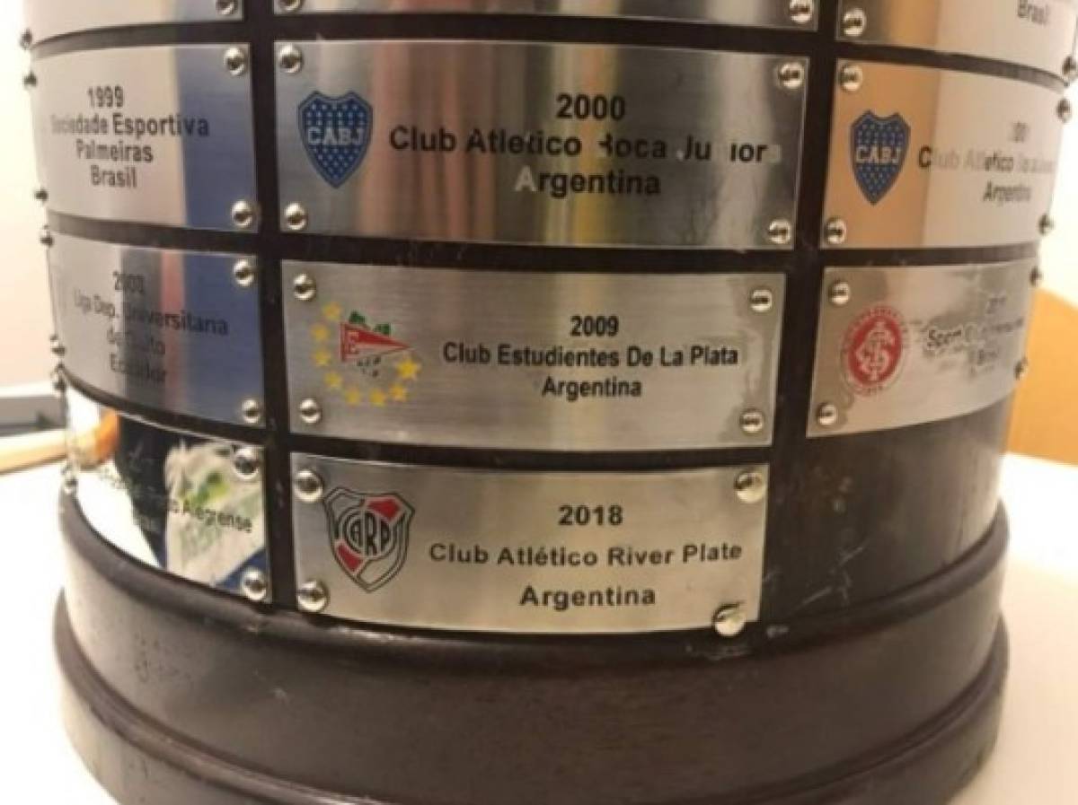 El júbilo de los aficionados de River Plate tras conseguir la Copa Libertadores en el Bernabéu