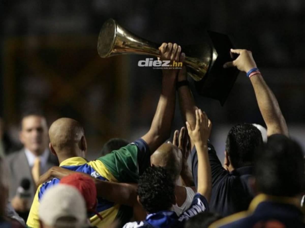 Las fotos que no habías visto de la final que le ganó Motagua a Saprissa en el Nacional