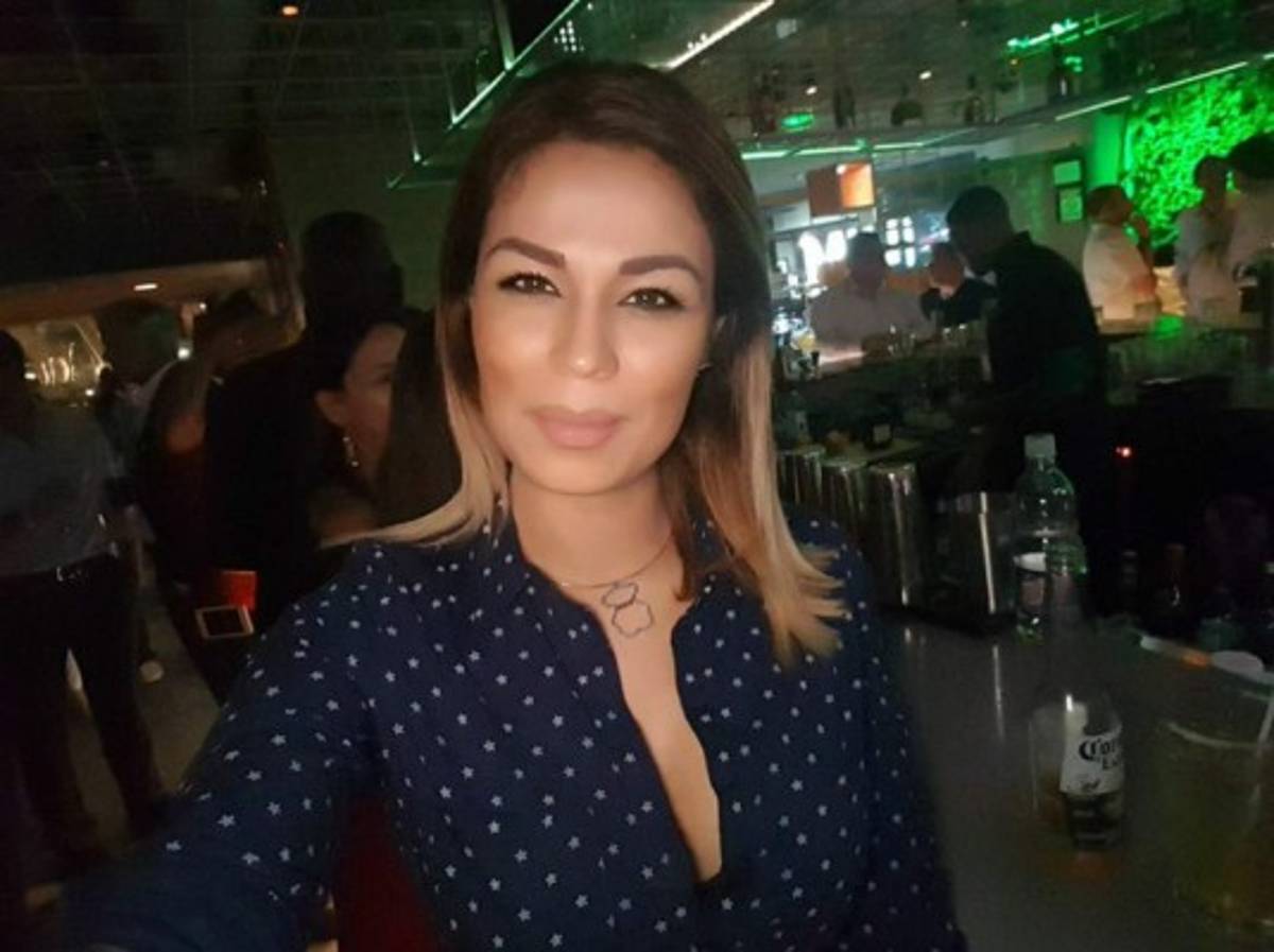 ¡Hermosa diputada! Pareja de futbolista tico embellece la política de su país