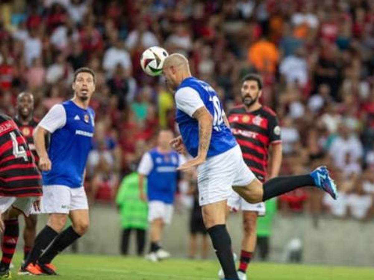 Así fue la despedida de Adriano: se ‘quiebra’ tras escuchar un mensaje de su padre fallecido y el reencuentro con Ronaldo