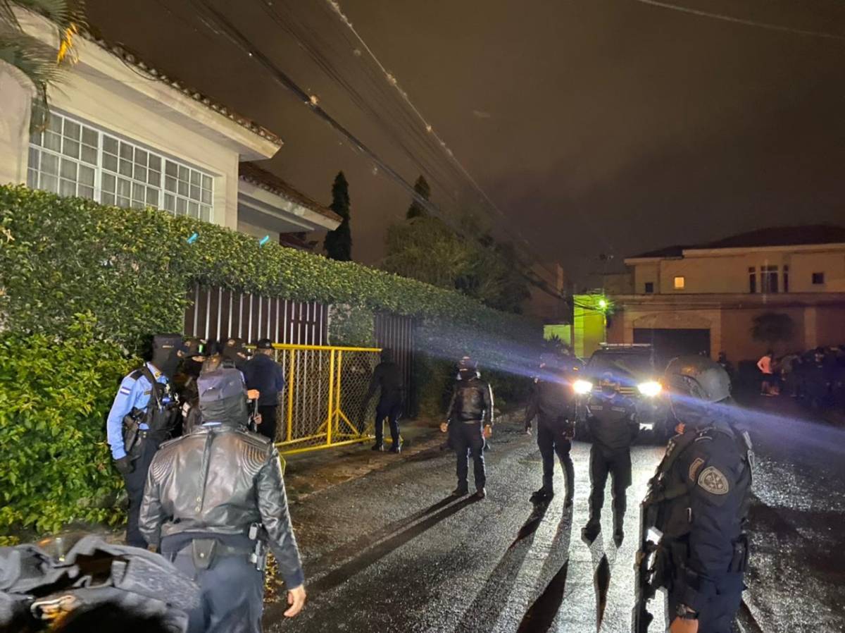 En fotos: Así militarizaron la lujosa casa del expresidente Juan Orlando Hernández tras ser solicitado en extradición por Estados Unidos