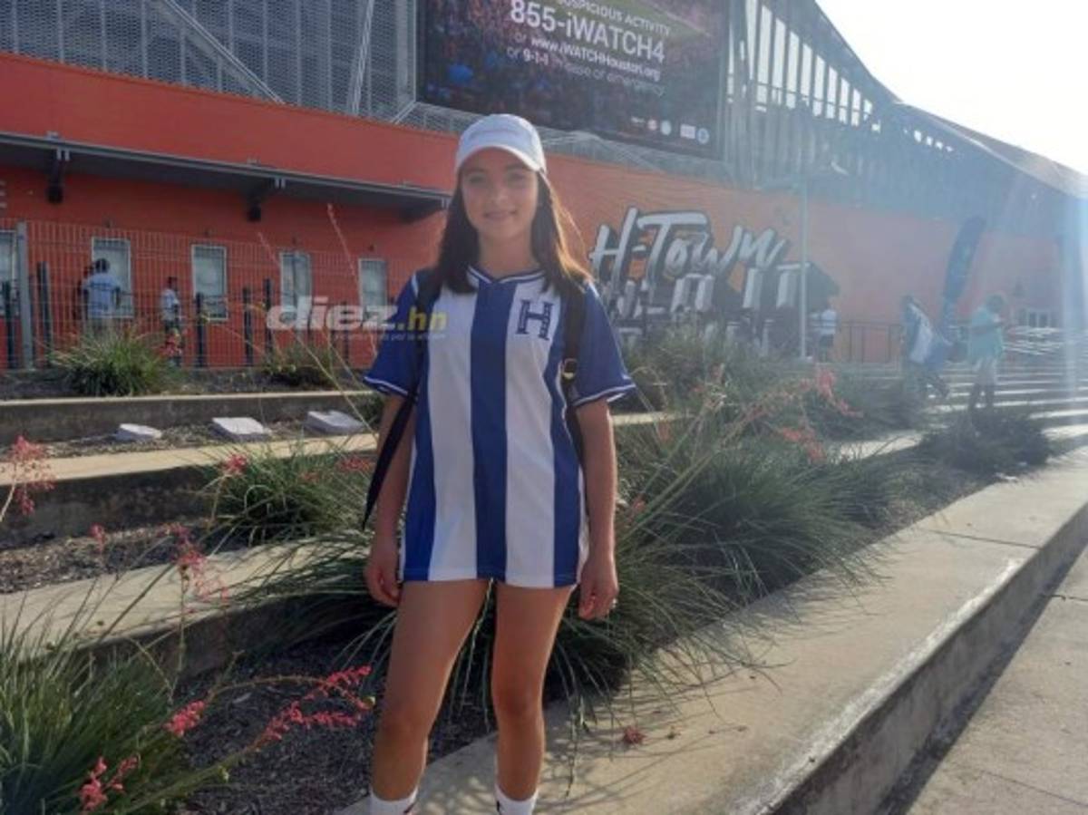 Honduras está bien arropado ante Panamá; la afición y belleza hondureña presente en el BBVA Compass de Houston