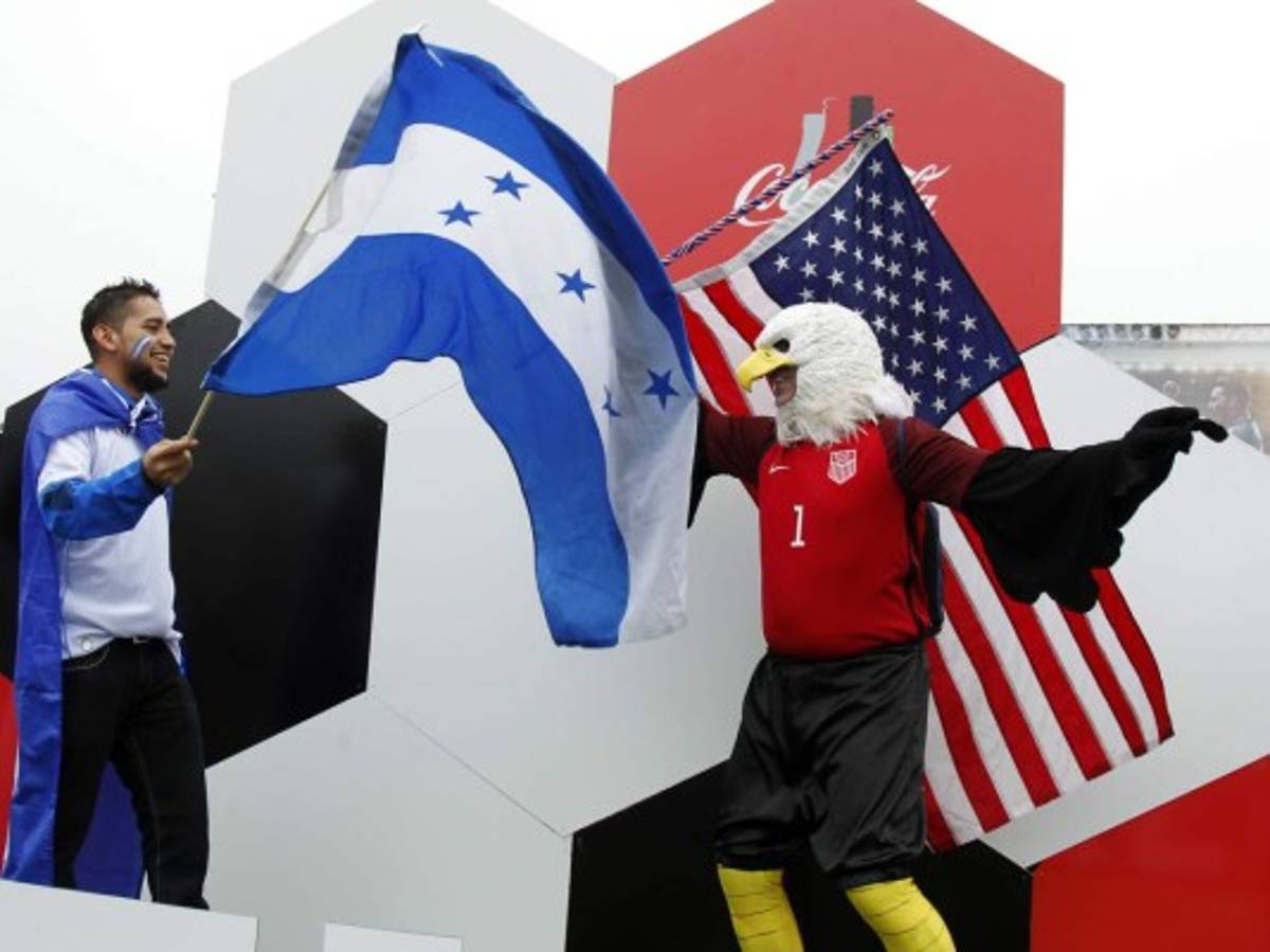 Curiosas: Las fotos que no viste por la TV del Honduras-USA