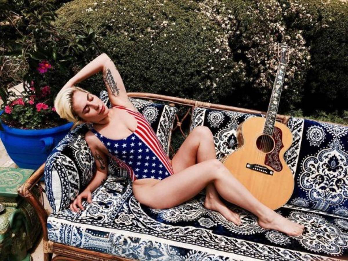 ¡Hasta enamoran futbolistas! Las 14 'chaparritas' más sensuales del mundo