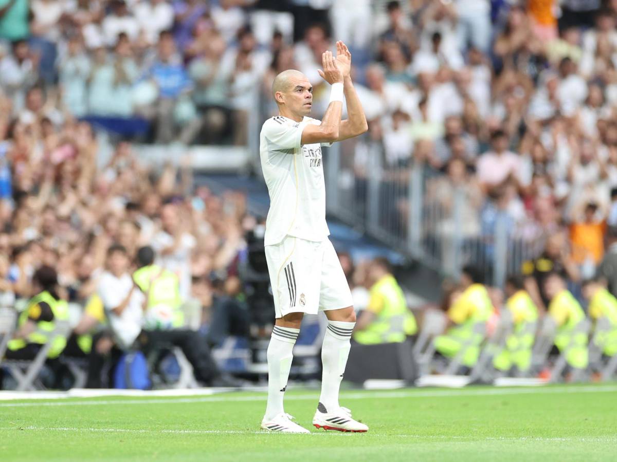 David Suazo enfrentó a las leyendas del Real Madrid: así le fue en el Bernabéu