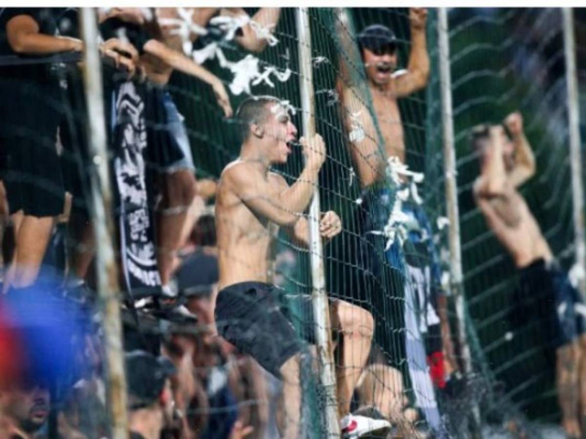 ¡Repudiable! El mundo oscuro de los hinchas búlgaros; saludos nazis y estrictas reglas de violencia